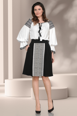 Bluza Effect gen ie traditionala alba cu broderie neagra [2]