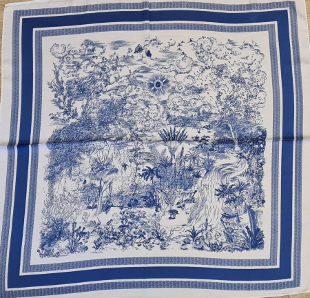 Rafinament francez reinterpretat – eșarfa iconică a femeii sofisticate [1]