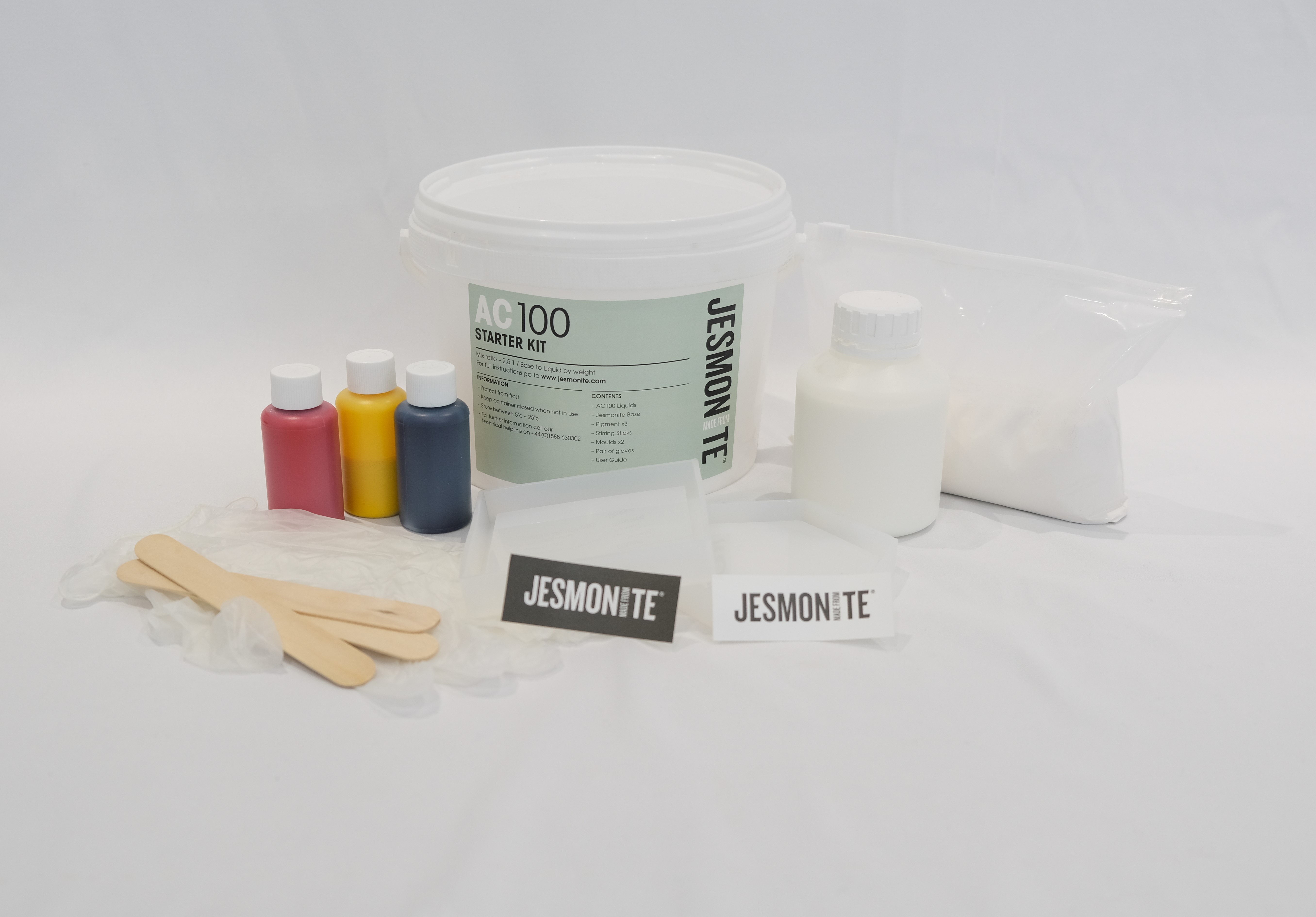 Tot ce trebuie să știi despre Jesmonite: Materialul versatil pentru creațiile tale artistice