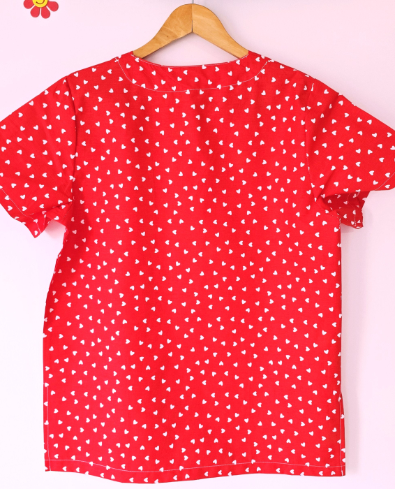 bluza-bumbac-inimioare-mici-albe-fond-rosu [2]