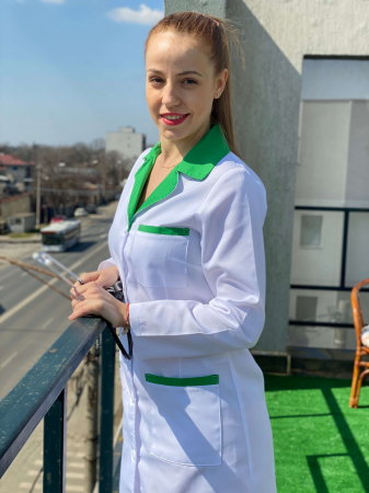 Halat alb lung, guler verde, maneca lunga [1]