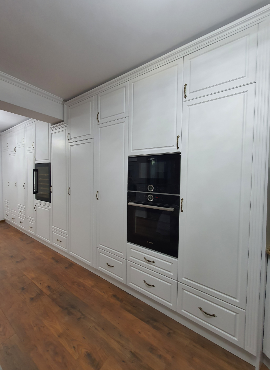 Elegant Custom Kitchen [3]