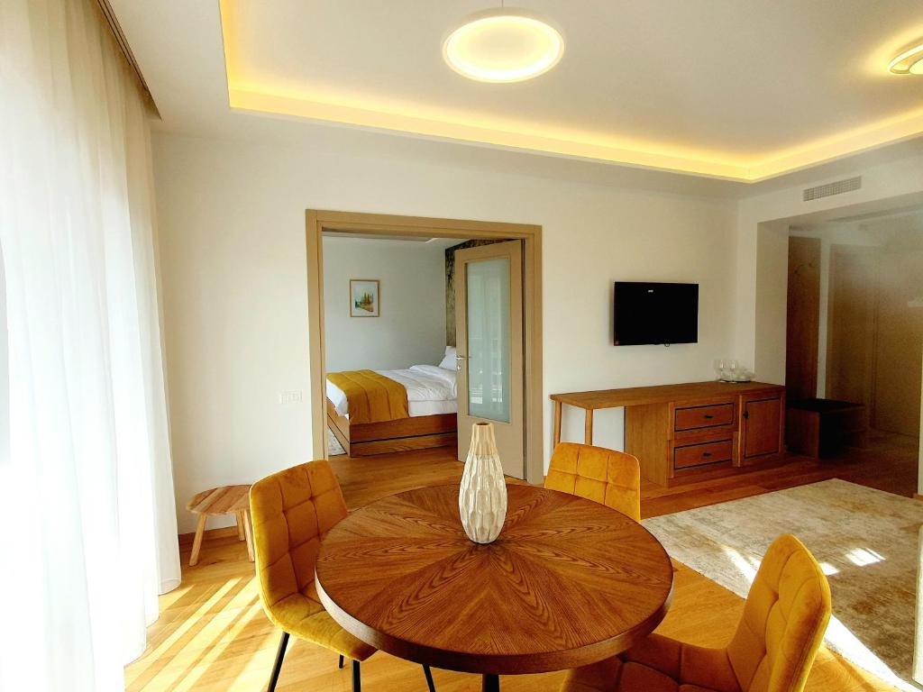 Custom Furniture for Tourist Guesthouses [3]