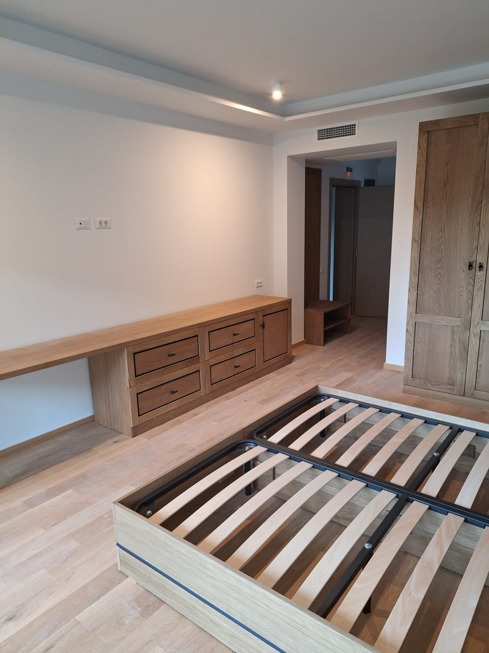 Custom Furniture for Tourist Guesthouses [9]