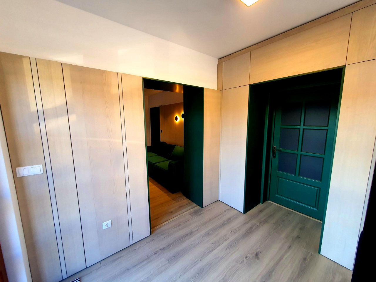 Un Spațiu de Locuit Modern și Elegant [8]