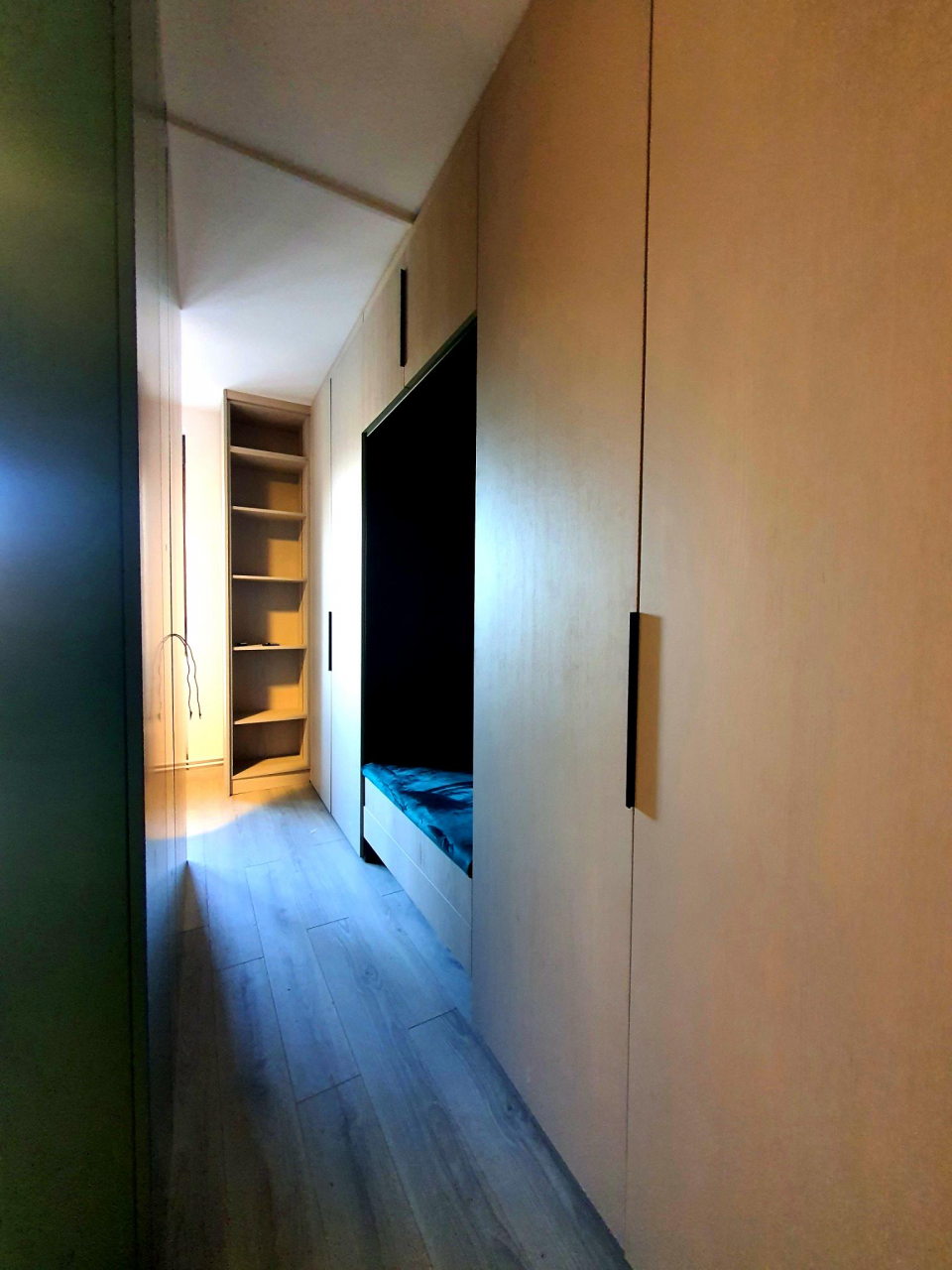 Un Spațiu de Locuit Modern și Elegant [5]