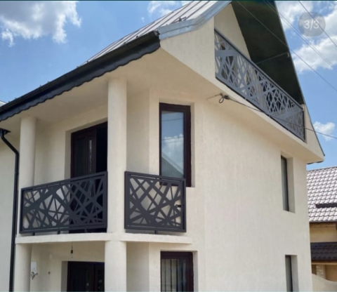 Eisa Metal - Eisa Fragment – Modern Steel Balcony Railings with Abstract Geometric Design