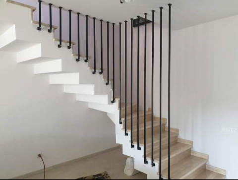 Eisa Line – Metal Slat Divider & Non-Conventional Stair Railing [1]