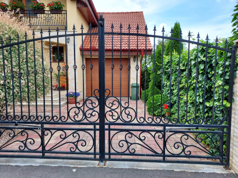 Eisa Metal - Wrought Iron Gates and Fences – Timeless Elegance for Distinctive Homes