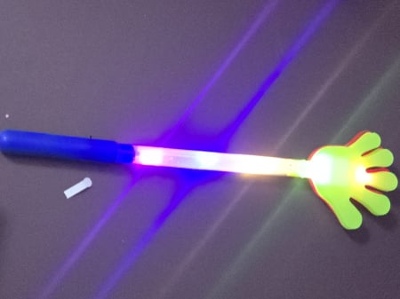 JUCARII FETE - Bagheta cu lumini aplauze