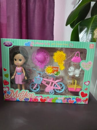 JUCARII FETE - Papusica la plimbare