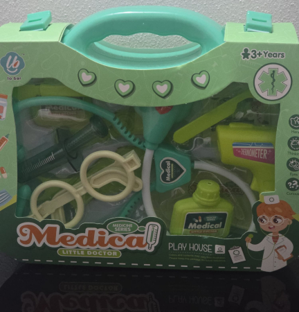 JUCARII FETE - trusa medicala