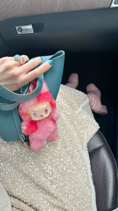 LABUBU Ombre Pink – " Big Into Energy Rosey ” [3]