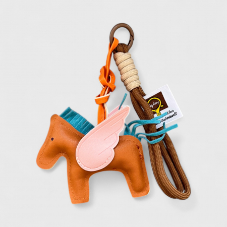 NOUTĂȚI - Breloc-Charm Geantă Sky Pony