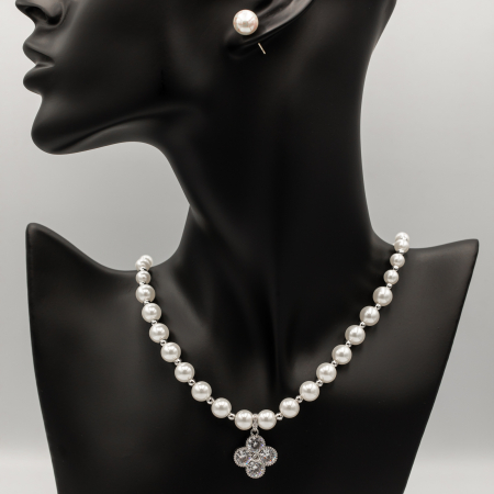 Colier De Perle Placat Cu Aur Alb Cu Pandantiv Floare [1]