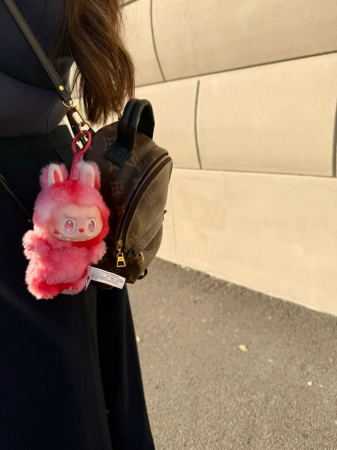 LABUBU Ombre Pink – " Big Into Energy Rosey ” [1]