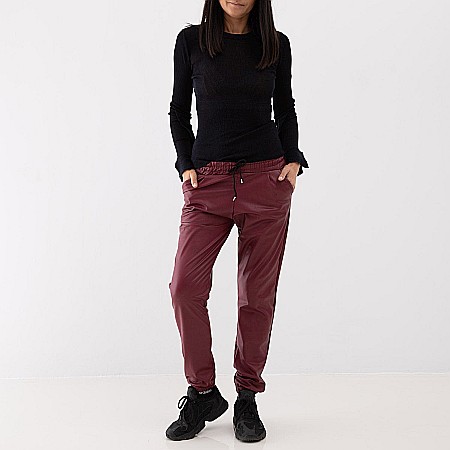 REDUCERI - Pantaloni Bordeaux Jogger Cu Efect De Piele