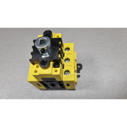 Lichidari stoc - Intrerupator rotativ cu tija 3P 25A - SQ025003B Giovenzana
