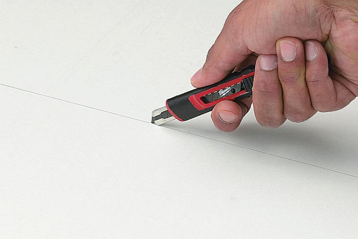 CUTTER CU LAMA TIP SNAP KNIVES LATIME DE 9MM Milwaukee 48221960 [3]