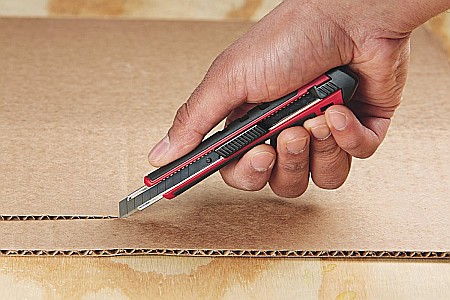 CUTTER CU LAMA TIP SNAP KNIVES LATIME DE 9MM Milwaukee 48221960 [3]