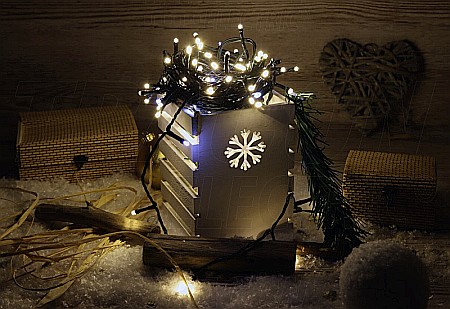 Iluminat festiv - Ghirlanda de Craciun scanteietoare 7.2W 2700K 50m