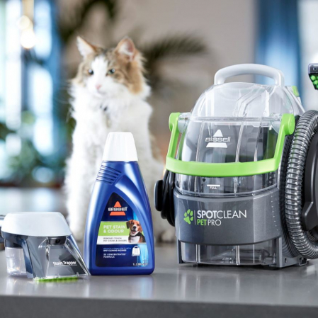 Aspirator cu spalare pentru covoare si tapiterii Bissell Spot Clean PET PRO,conceput pentru indepartarea parului de animale, design compact, 750W, 15585, negru/verde - GRAD B [1]