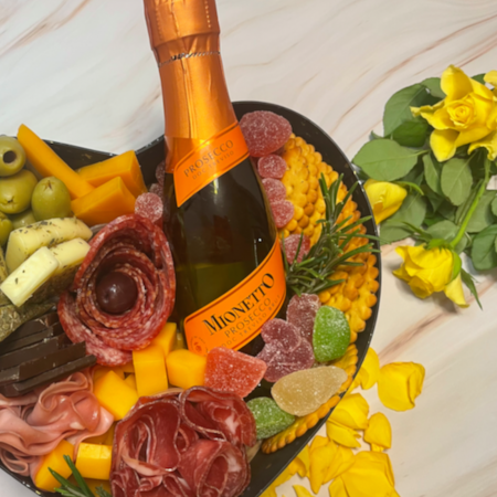 Charcuterie Heart Box [4]