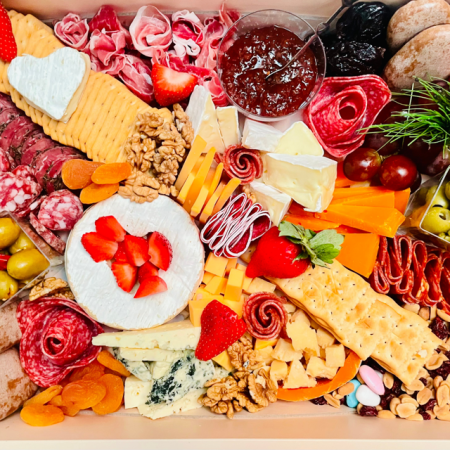 Charcuterie Deluxe Box [8]