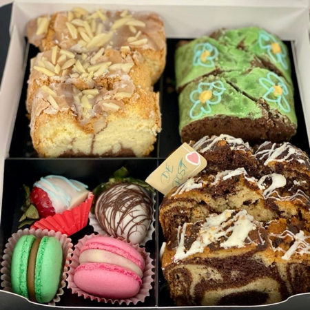 Chec Box vegan & non-vegan, cu macarons și căpșuni glasate [2]