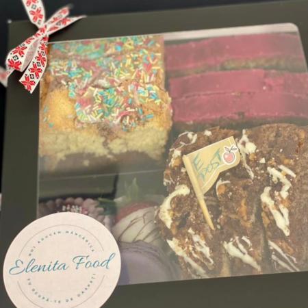 Chec Box vegan & non-vegan, cu macarons și căpșuni glasate [1]