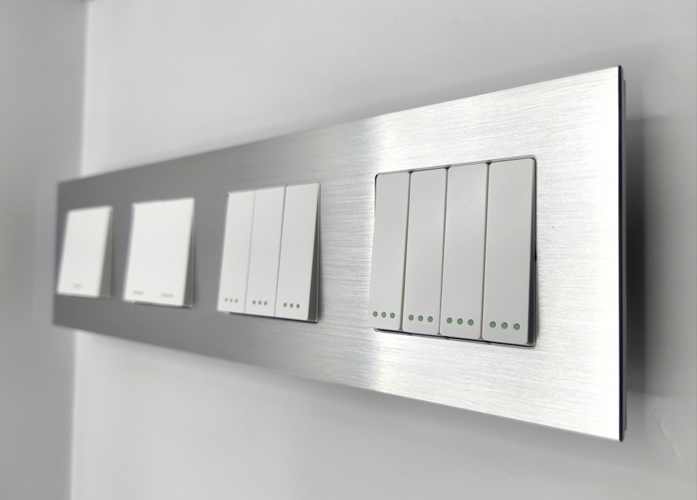 Intrerupator mecanic 4 doze configurabil cu rama de aluminiu (simplu, dublu, triplu, cvadruplu, cap/scara, cruce) [1]