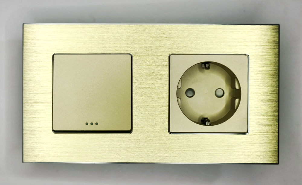 Intrerupator mecanic + priza 2 doze configurabil cu rama de aluminiu (simplu, cap scar/cruce, priza cu wifi, etc). [2]