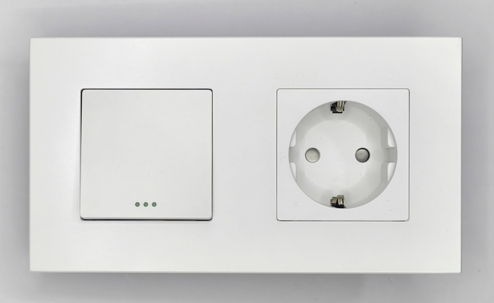 Intrerupator mecanic + priza 2 doze configurabil cu rama de plastic (simplu, cap scar/cruce, priza cu wifi, etc). [2]