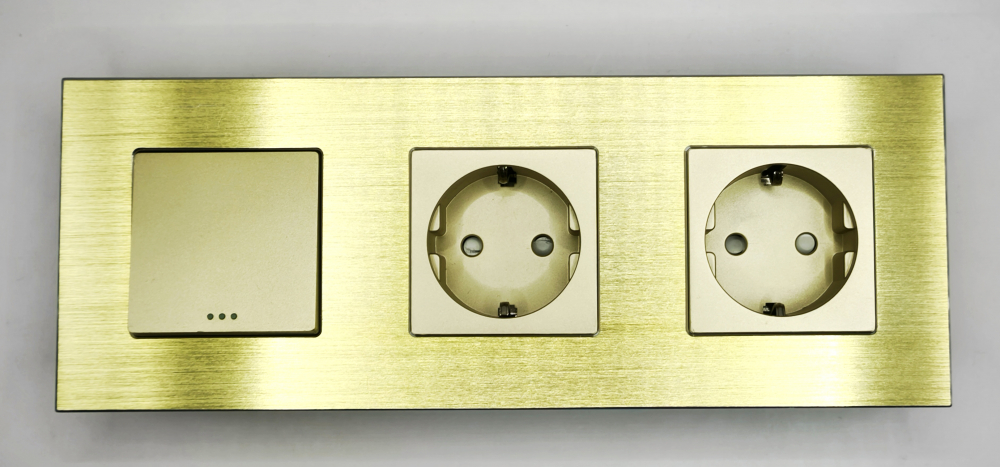 Intrerupator mecanic + priza 3 doze configurabil cu rama de aluminiu (simplu, cap scar/cruce, priza cu wifi, etc) [2]