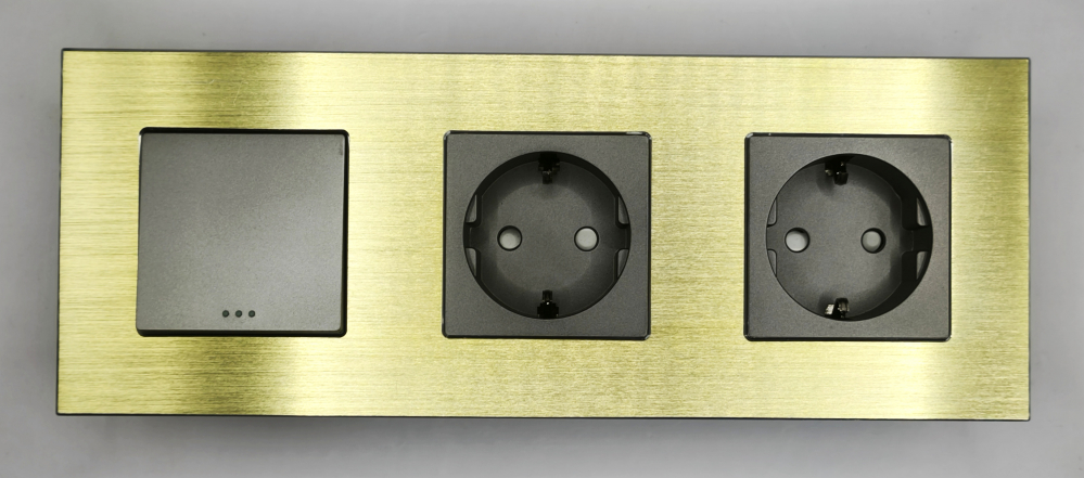 Intrerupator mecanic + priza 3 doze configurabil cu rama de aluminiu (simplu, cap scar/cruce, priza cu wifi, etc) [6]
