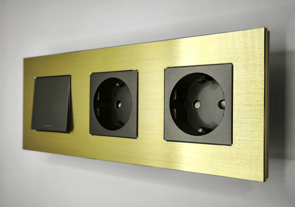 Intrerupator mecanic + priza 3 doze configurabil cu rama de aluminiu (simplu, cap scar/cruce, priza cu wifi, etc) [5]