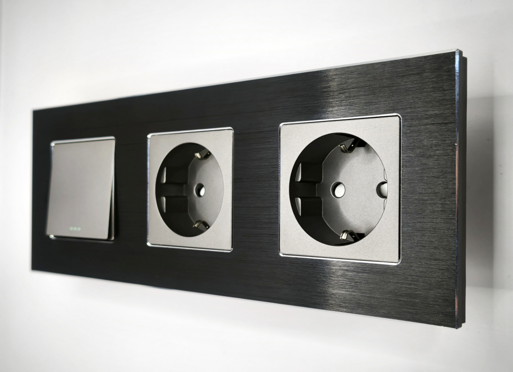 Intrerupator mecanic + priza 3 doze configurabil cu rama de aluminiu (simplu, cap scar/cruce, priza cu wifi, etc) [3]