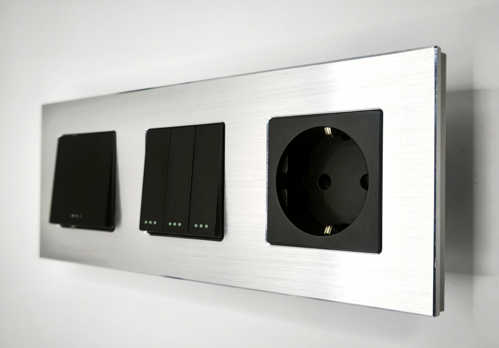 Intrerupator mecanic + priza 3 doze configurabil cu rama de aluminiu (simplu, cap scar/cruce, priza cu wifi, etc), [5]