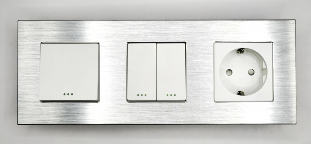 Intrerupator mecanic + priza 3 doze configurabil cu rama de aluminiu (simplu, cap scar/cruce, priza cu wifi, etc), [2]
