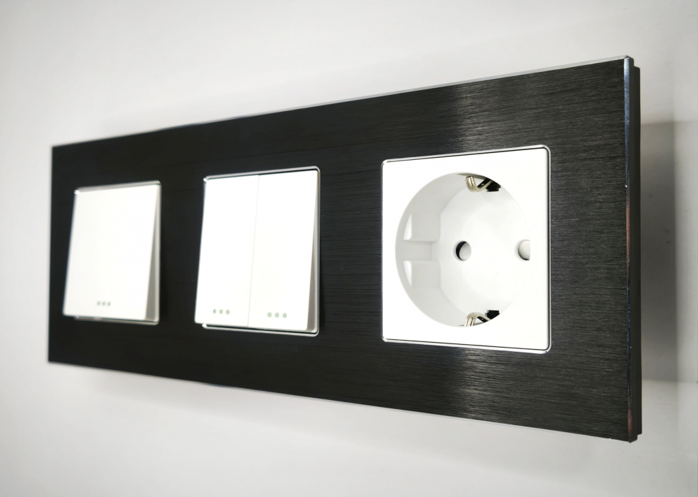Intrerupator mecanic + priza 3 doze configurabil cu rama de aluminiu (simplu, cap scar/cruce, priza cu wifi, etc), [7]