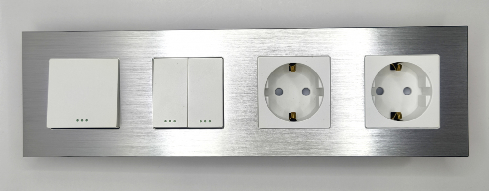 Intrerupator mecanic + priza 4 doze configurabil cu rama de aluminiu (simplu, cap scar/cruce, priza cu wifi, etc). [2]