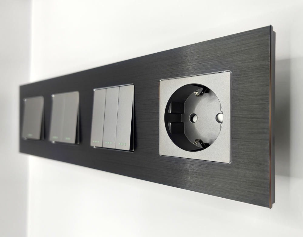 Intrerupator mecanic + priza 4 doze configurabil cu rama de aluminiu (simplu, cap scar/cruce, priza cu wifi, etc) [3]