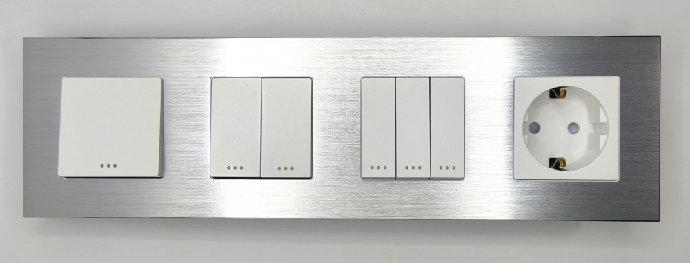 Intrerupator mecanic + priza 4 doze configurabil cu rama de aluminiu (simplu, cap scar/cruce, priza cu wifi, etc) [2]