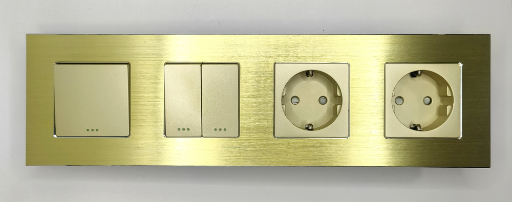 Intrerupator mecanic + priza 4 doze configurabil cu rama de aluminiu (simplu, cap scar/cruce, priza cu wifi, etc). [2]