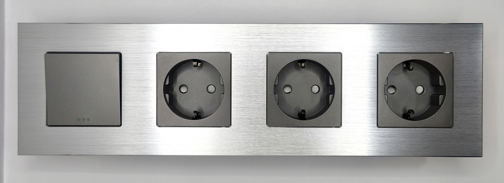 Intrerupator mecanic + priza 4 doze configurabil cu rama de aluminiu (simplu, cap scar/cruce, priza, usb, wifi, tv, internet)), [4]