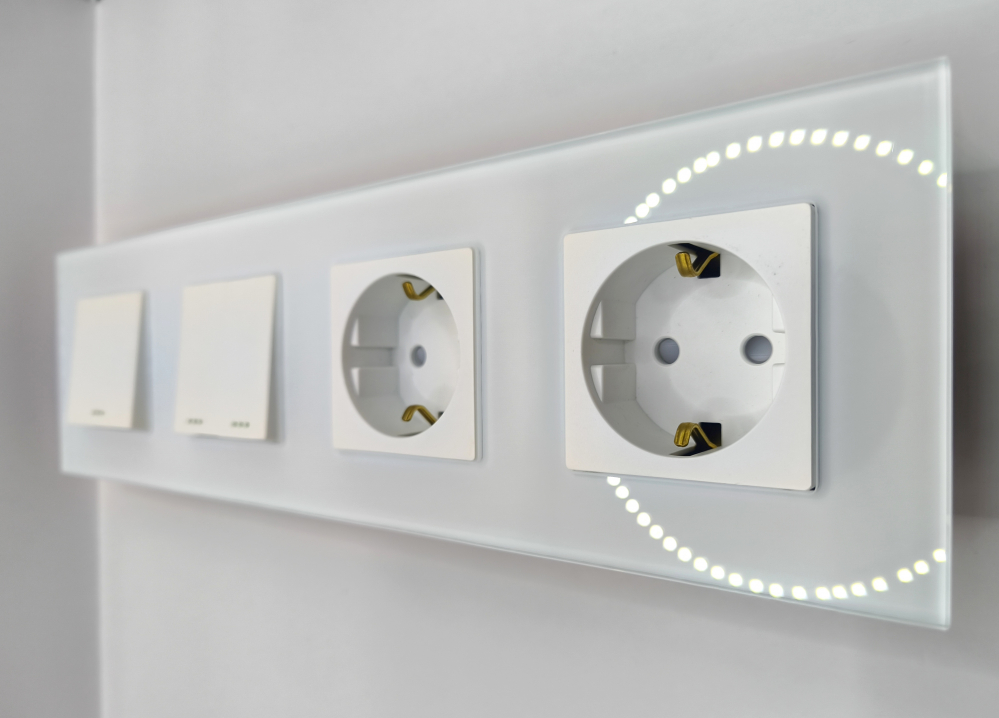 Intrerupator mecanic + priza 4 doze configurabil cu rama de sticla (simple, cap scar/cruce, prize cu wifi, etc) [1]