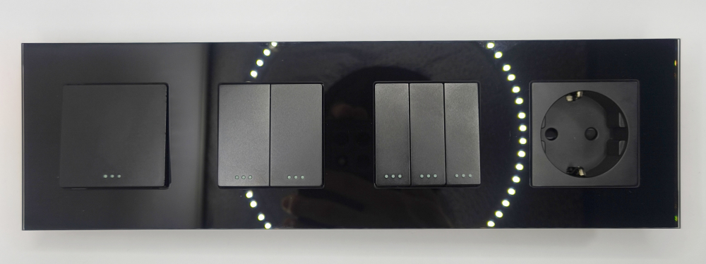 Intrerupator mecanic + priza 4 doze configurabil cu rama de sticla (simple, cap scar/cruce, prize cu wifi, etc). [2]