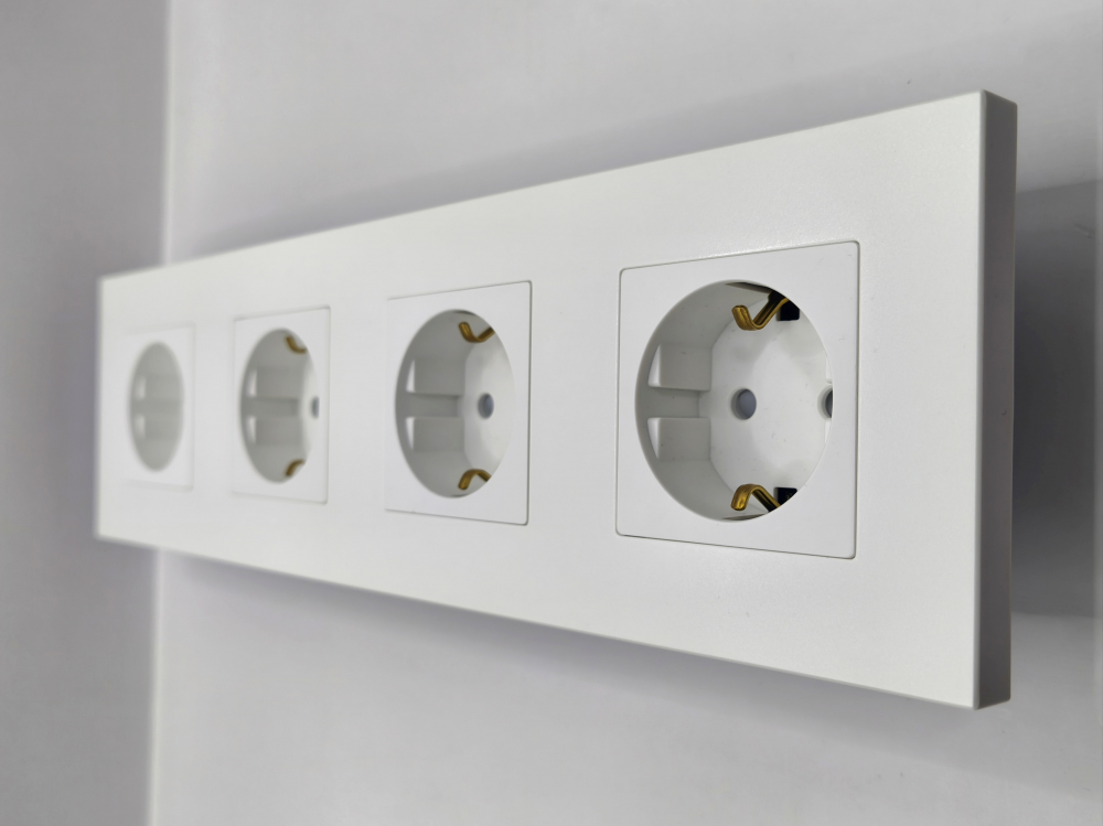 Priza cvadrupla configurabila 4 doze cu rama de plastic (simpla, USB, Wifi, internet, tv) [1]