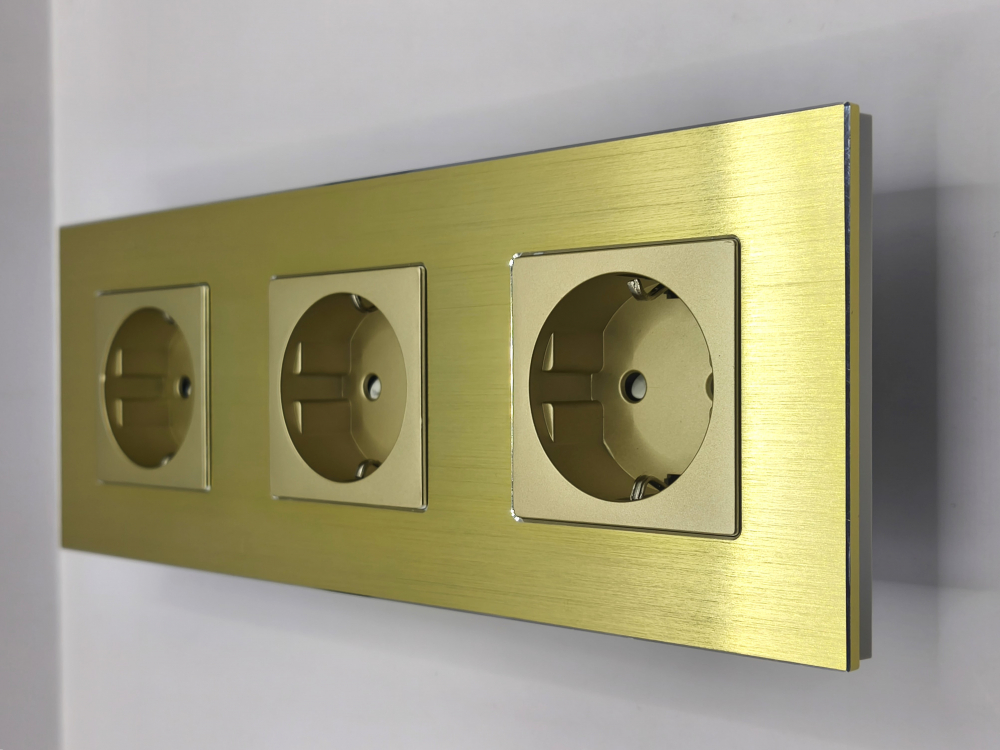 Priza tripla configurabila 3 doze cu rama din aluminiu (simple, USB, Wifi, etc.) [1]