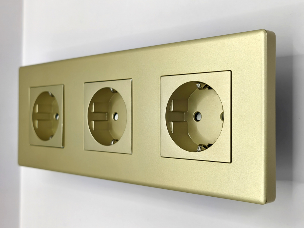 Priza tripla configurabila 3 doze cu rama din plastic (simple, USB, Wifi, etc.) [1]